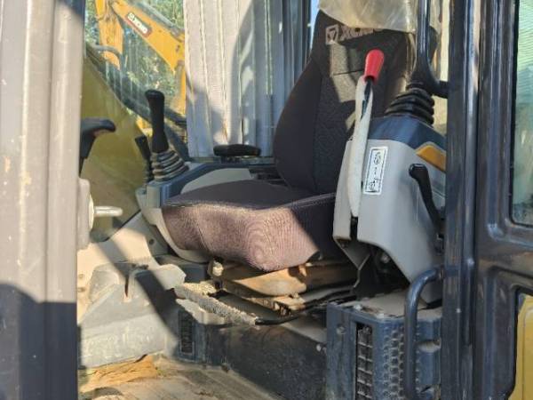 徐工XE75G履帶式挖掘機