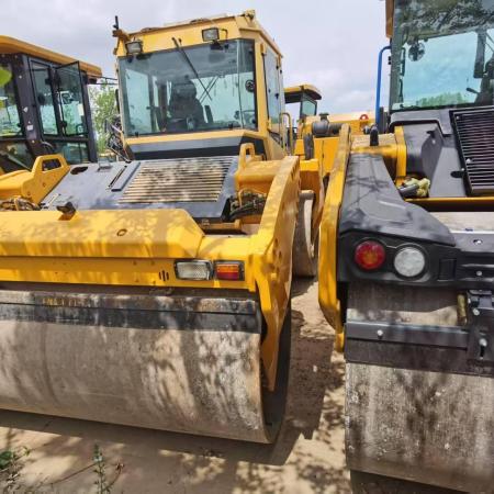 徐工XS133单钢轮压路机