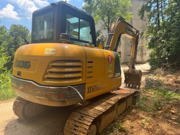 徐工XE60DA履帶式挖掘機(jī)