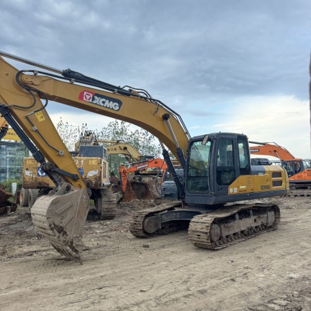 徐工XE200DA履带式挖掘机