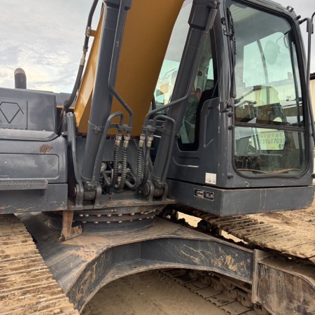 徐工XE200DA履带式挖掘机