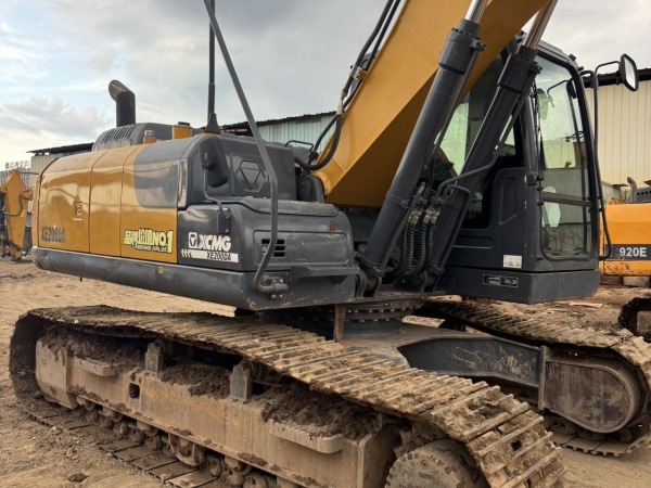 徐工XE200DA履帶式挖掘機(jī)