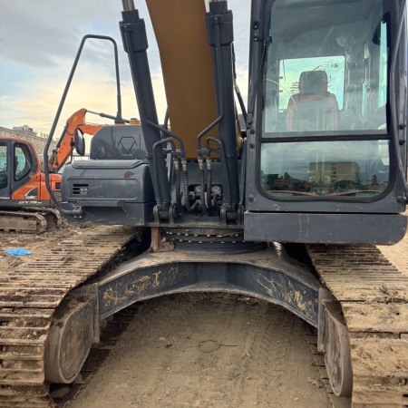 徐工XE200DA履带式挖掘机