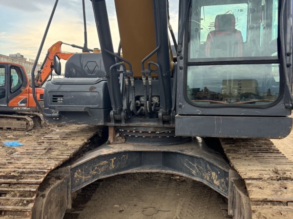 徐工XE200DA履帶式挖掘機(jī)