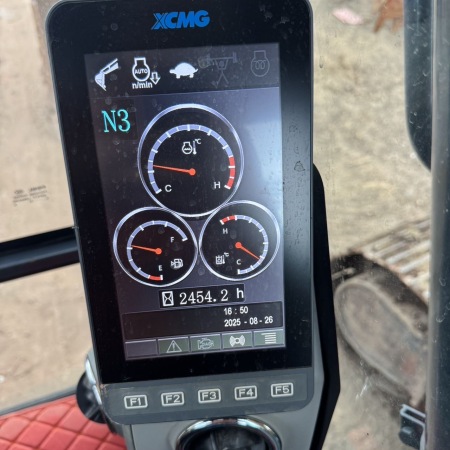 徐工XE200DA履带式挖掘机