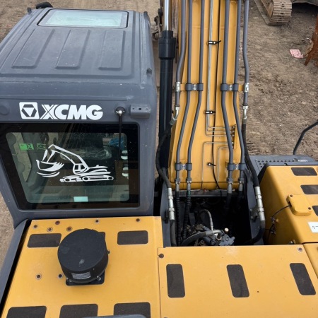 徐工XE200DA履带式挖掘机