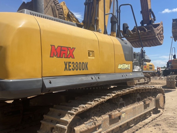 徐工XE380DK履帶式挖掘機