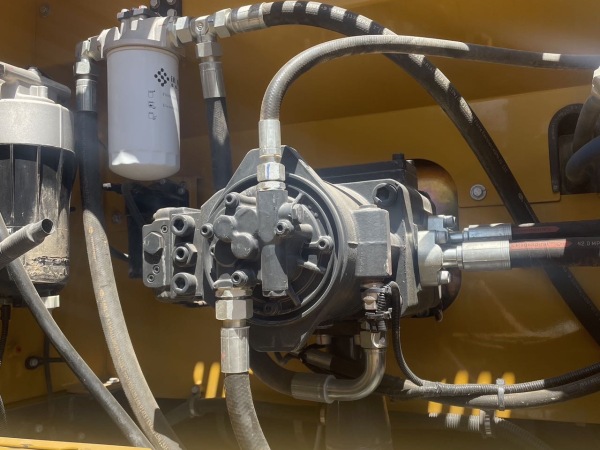 徐工XE380DK履帶式挖掘機