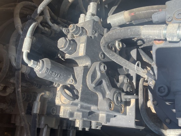 徐工XE380DK履帶式挖掘機