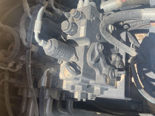 徐工XE380DK履帶式挖掘機