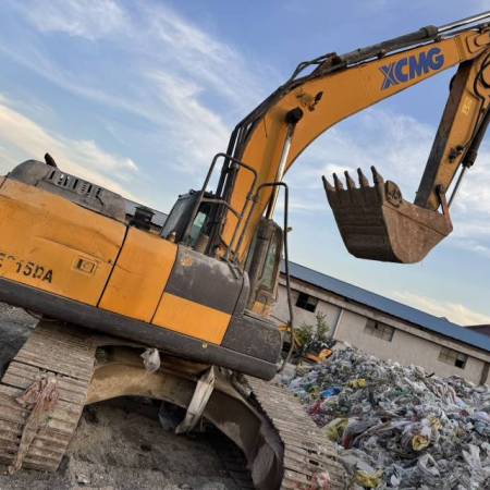 徐工XE215D履带式挖掘机