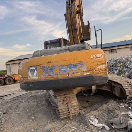 徐工XE215D履带式挖掘机