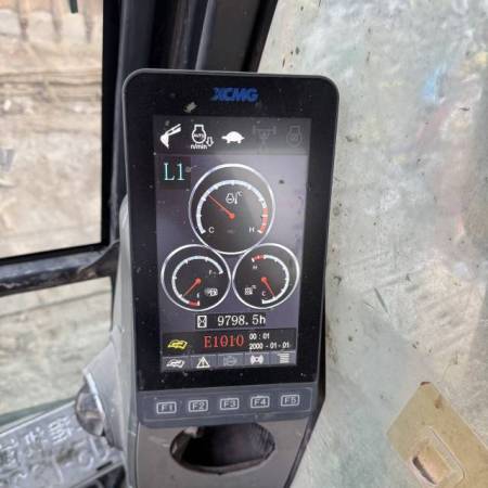 徐工XE215D履带式挖掘机