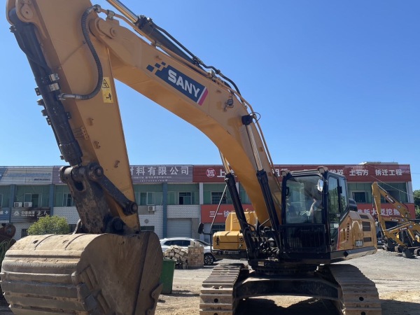 三一重工SY375H履帶式挖掘機(jī)