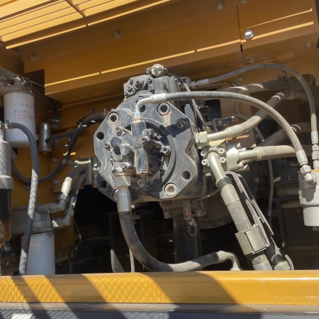 三一重工SY375H履带式挖掘机