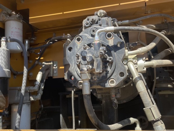 三一重工SY375H履帶式挖掘機(jī)