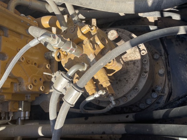 三一重工SY375H履帶式挖掘機(jī)