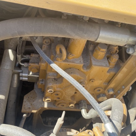 三一重工SY375H履带式挖掘机