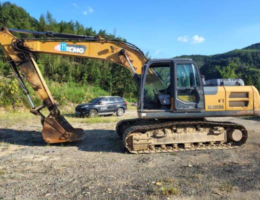 徐工XE200DA履带式挖掘机