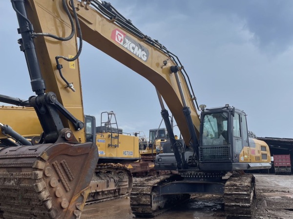 徐工XE380DK履帶式挖掘機(jī)