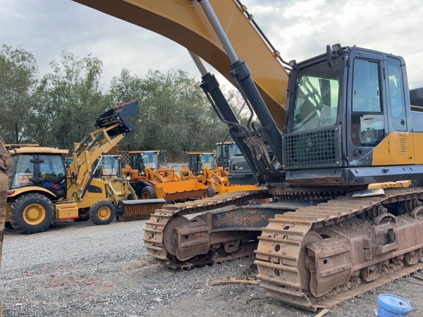 徐工XE490DK履帶式挖掘機(jī)