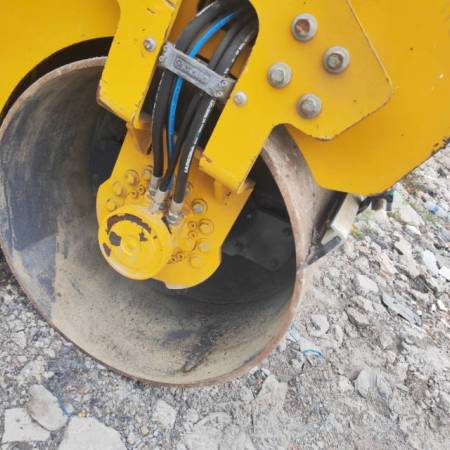 徐工XMR403VT双钢轮压路机