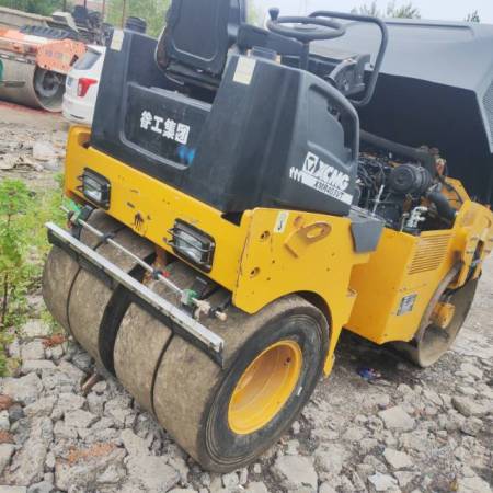 徐工XMR403VT双钢轮压路机