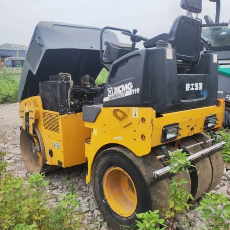 徐工XMR403VT双钢轮压路机