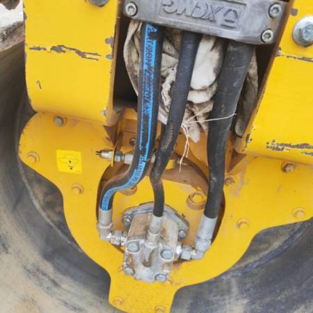 徐工XMR403VT双钢轮压路机