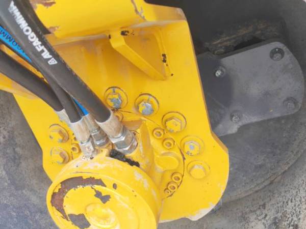 徐工XMR403VT雙鋼輪壓路機(jī)