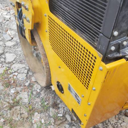 徐工XMR403VT双钢轮压路机