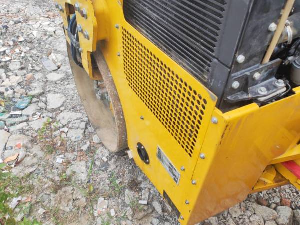 徐工XMR403VT雙鋼輪壓路機(jī)