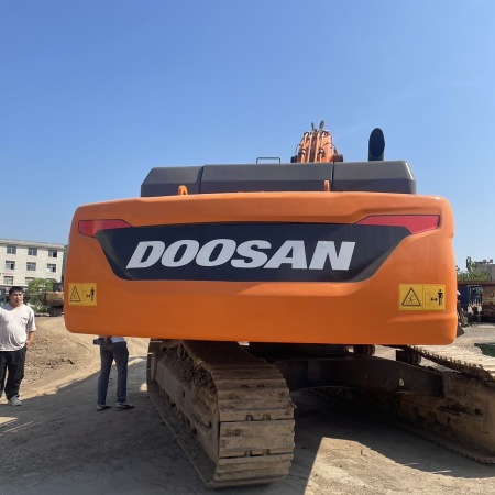 斗山DX380LC-9C履带式挖掘机