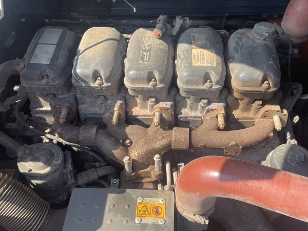 斗山DX380LC-9C履帶式挖掘機