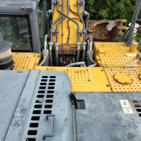 徐工XE370DK履带式挖掘机