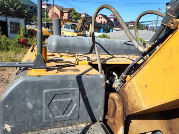 徐工XE200DA履帶式挖掘機