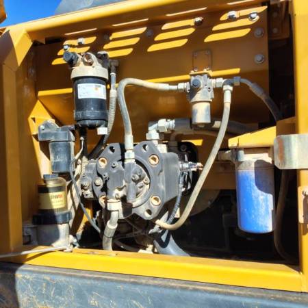 徐工XE200DA履带式挖掘机