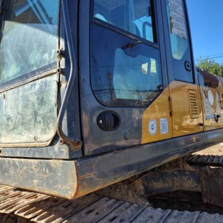 徐工XE200DA履带式挖掘机