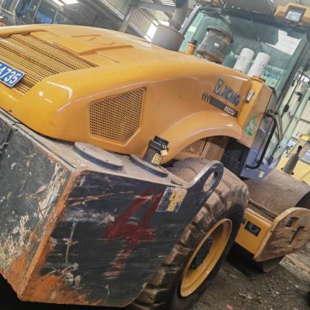 徐工XS223J单钢轮压路机