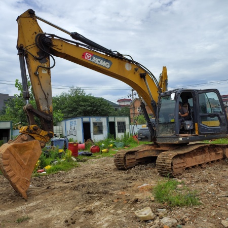 徐工XE200DA履带式挖掘机