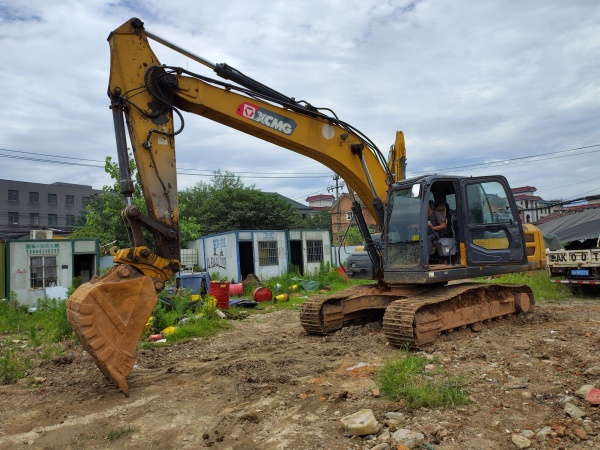 徐工XE200DA履帶式挖掘機(jī)