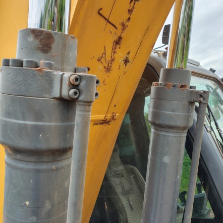 徐工XE200DA履带式挖掘机