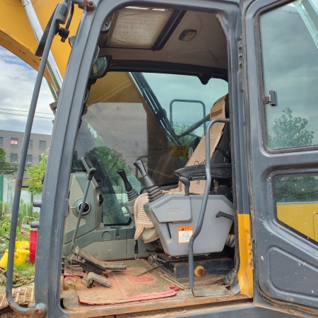 徐工XE200DA履带式挖掘机