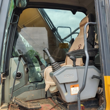 徐工XE200DA履带式挖掘机