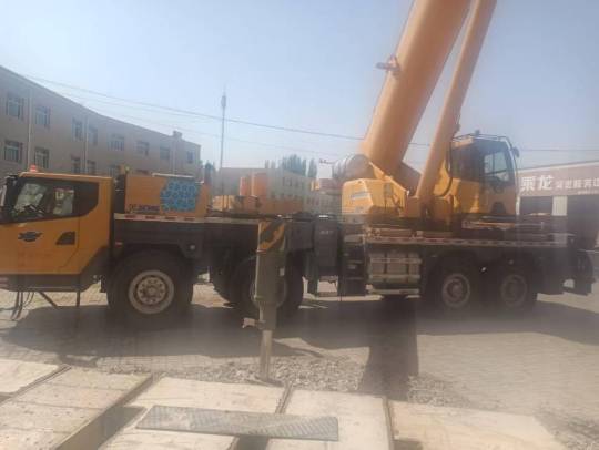 徐工XCT85（全桥转向）汽车起重机