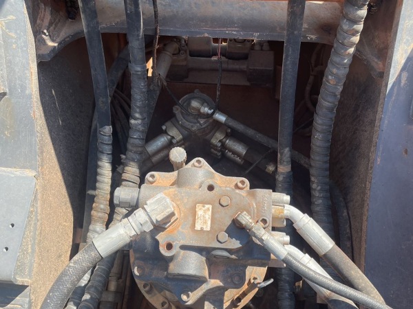 斗山DX380LC-9C履帶式挖掘機