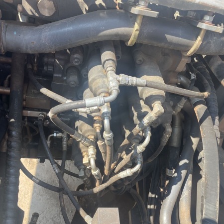 斗山DX380LC-9C履带式挖掘机