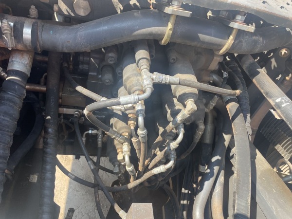 斗山DX380LC-9C履帶式挖掘機