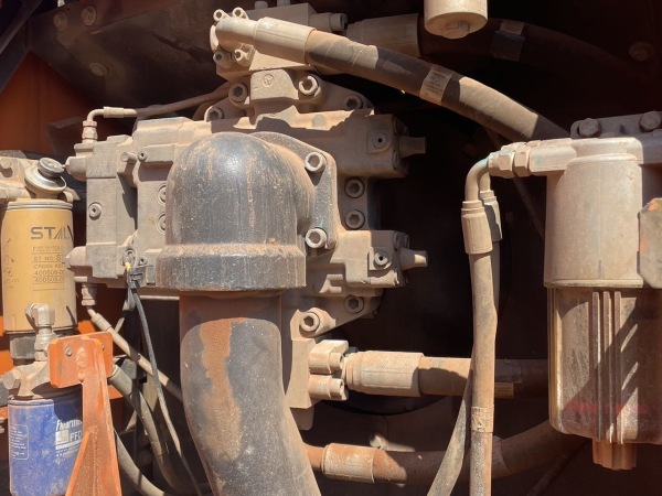 斗山DX380LC-9C履帶式挖掘機