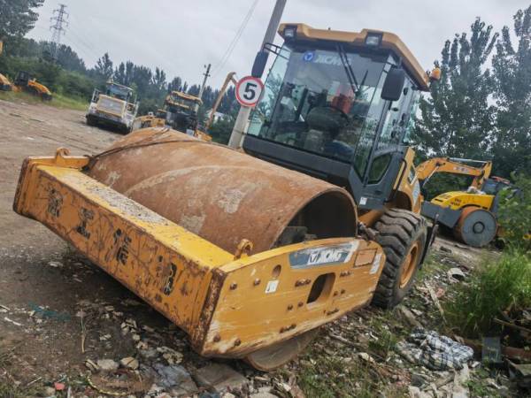 徐工XS223JE單鋼輪壓路機(jī)